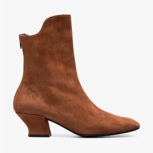NWT Dorateymur Han Mid Calf Booties Tan Suede Womens Size 35 / US 5